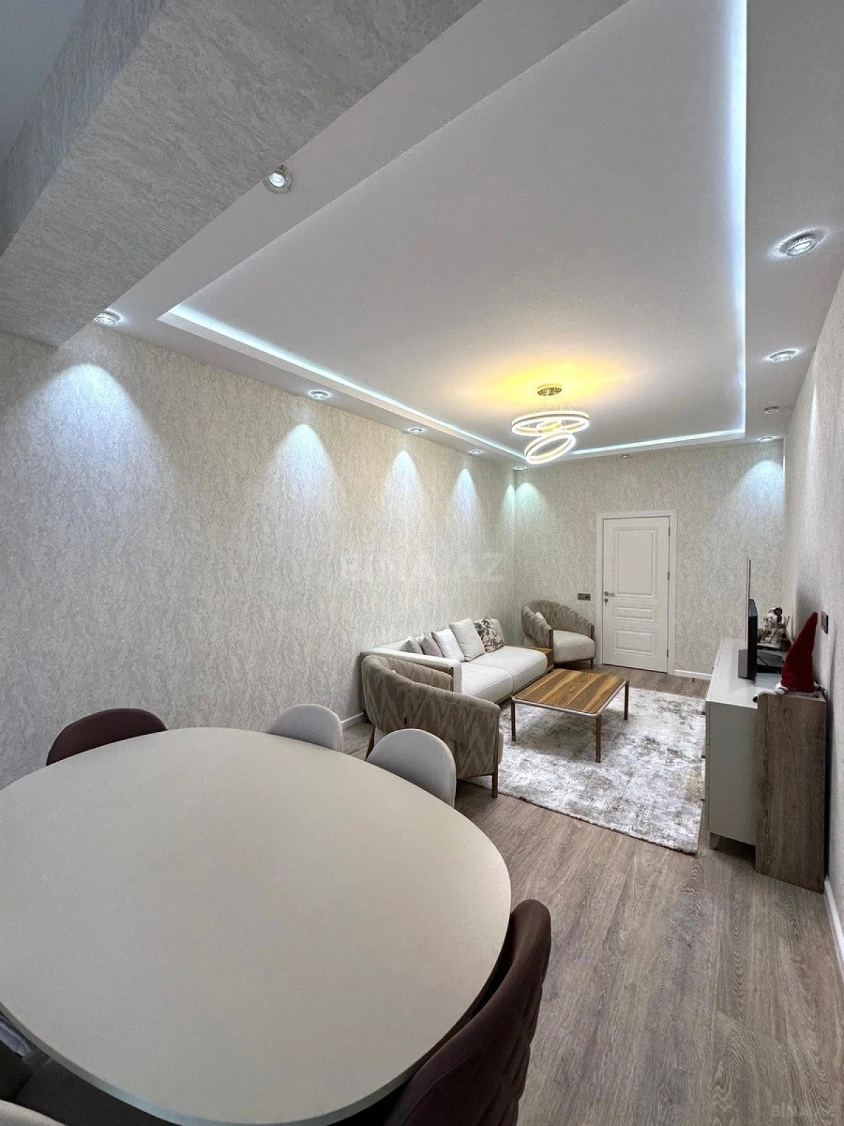 Satılır 2 otaqlı mənzil 58 m²