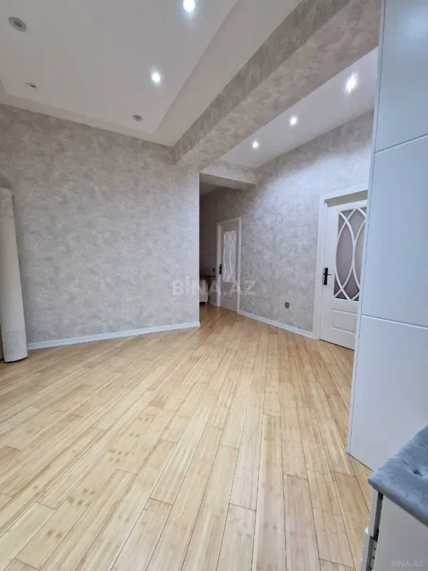 Satılır 2 otaqlı mənzil 92 m²