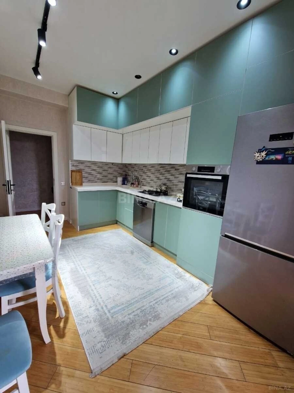 Satılır 2 otaqlı mənzil 92 m²