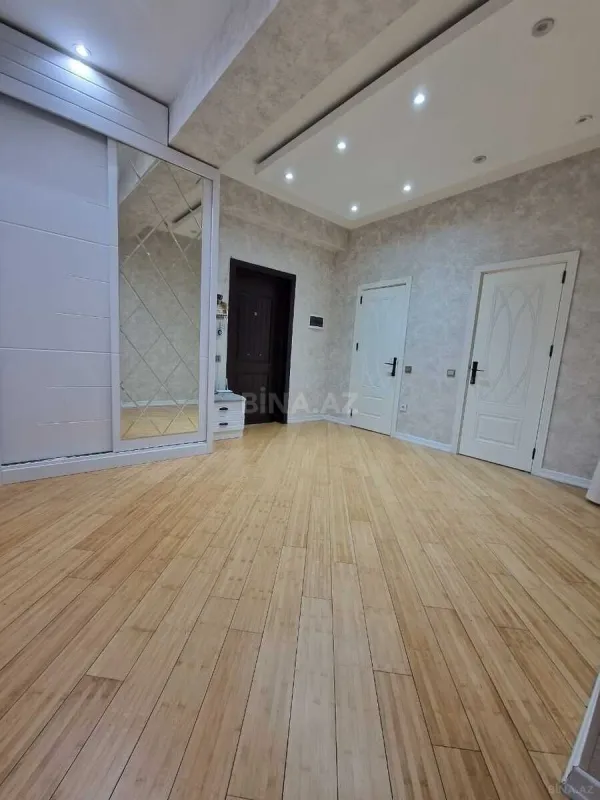 Satılır 2 otaqlı mənzil 92 m²