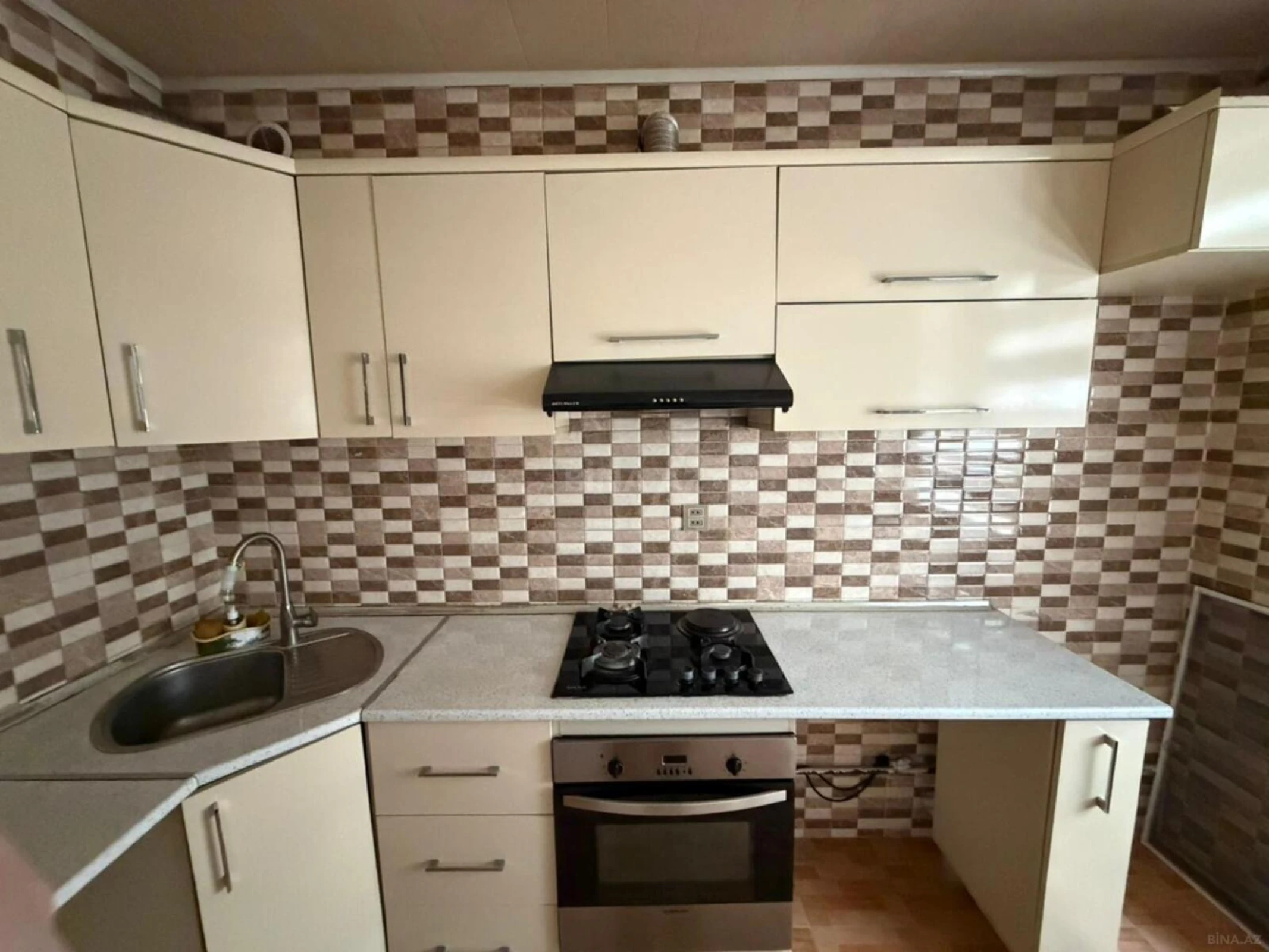 Satılır 2 otaqlı mənzil 60 m²