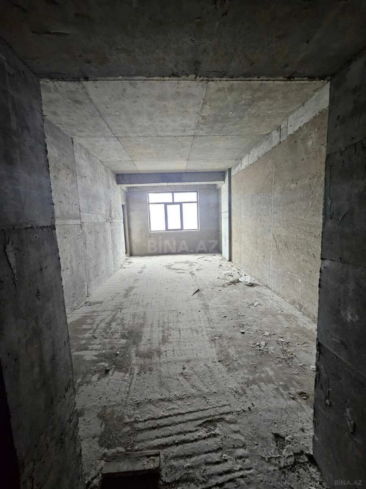 Satılır 4 otaqlı mənzil 164 m²