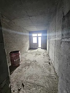 Satılır 4 otaqlı mənzil 164 m²