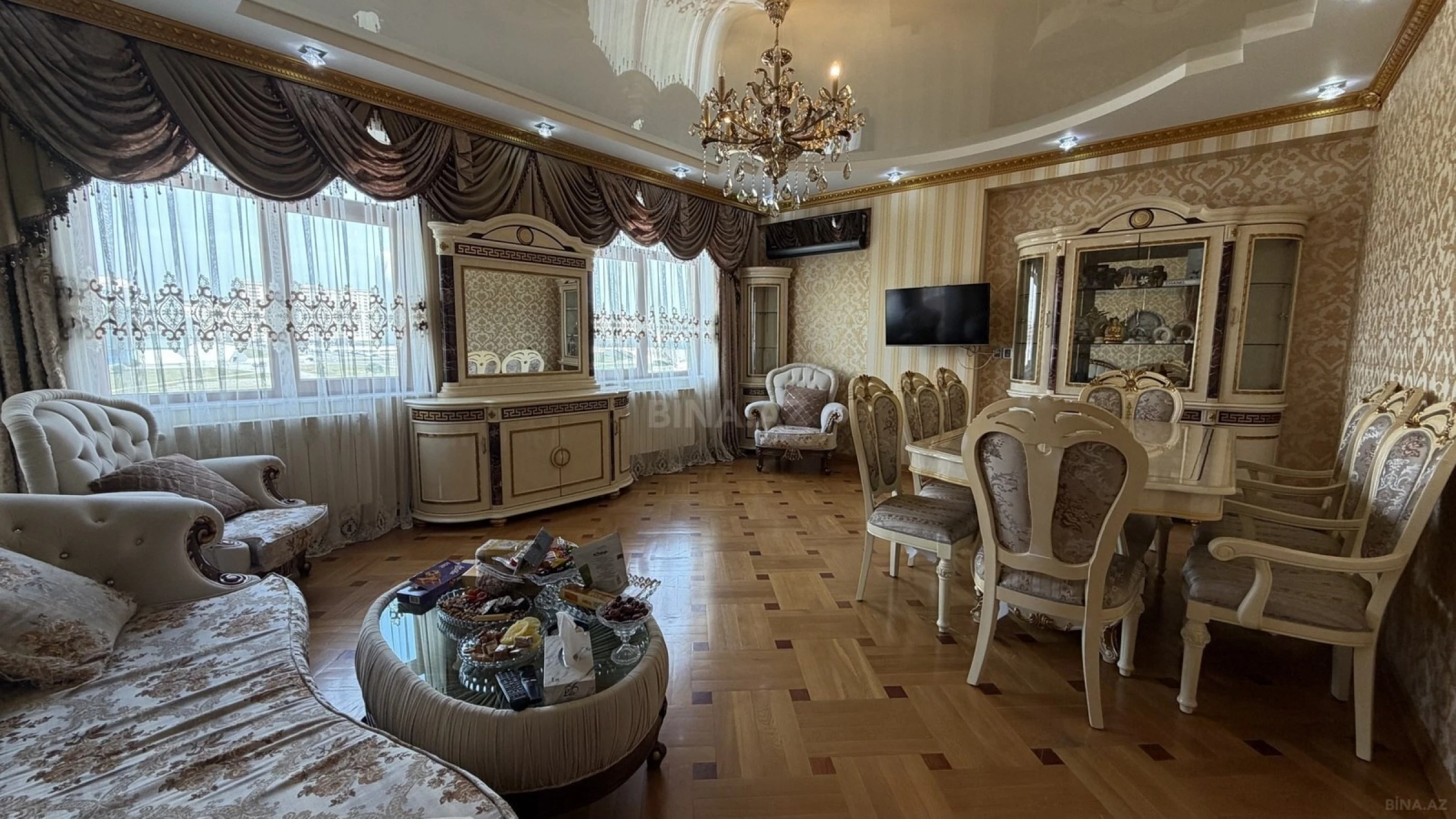 Kirayə verilir 3 otaqlı mənzil 140 m²