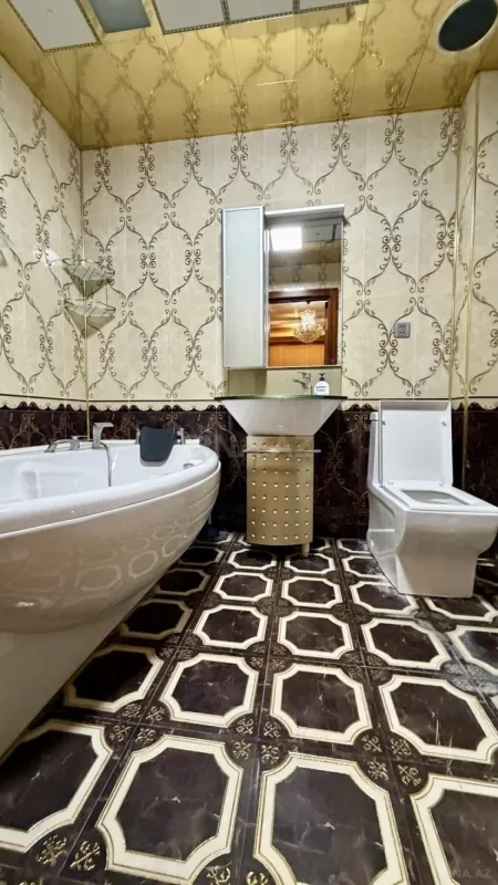 Kirayə verilir 3 otaqlı mənzil 140 m²