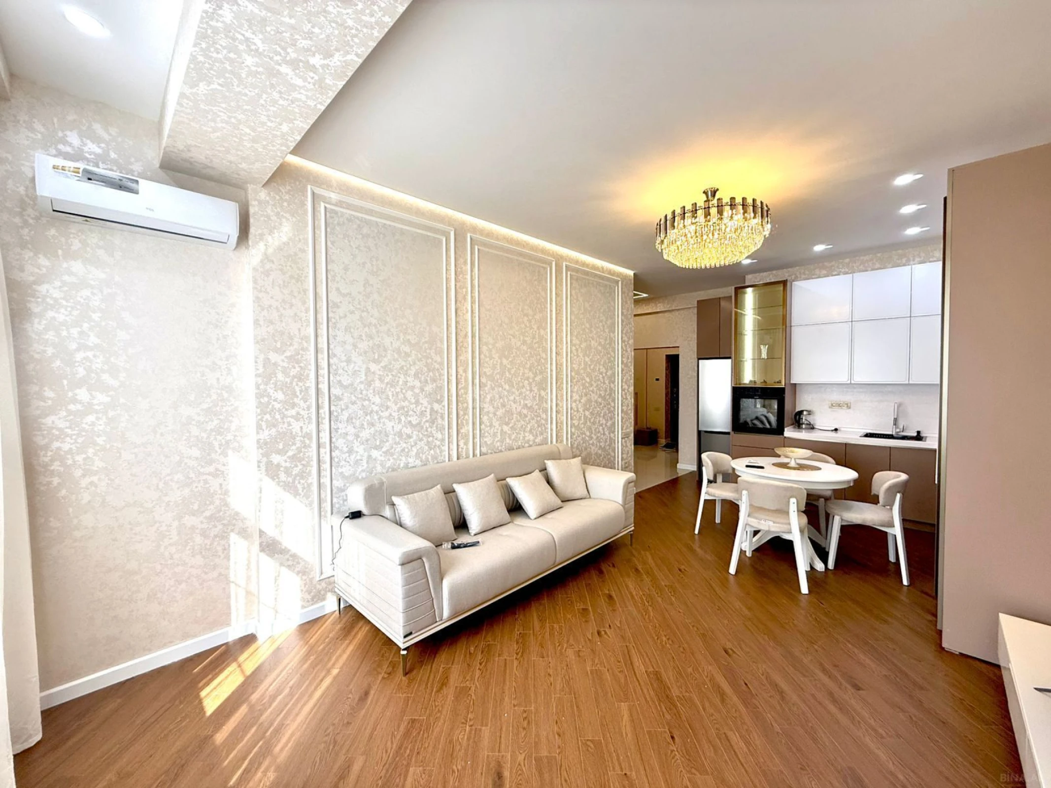 Kirayə verilir 2 otaqlı mənzil 70 m²