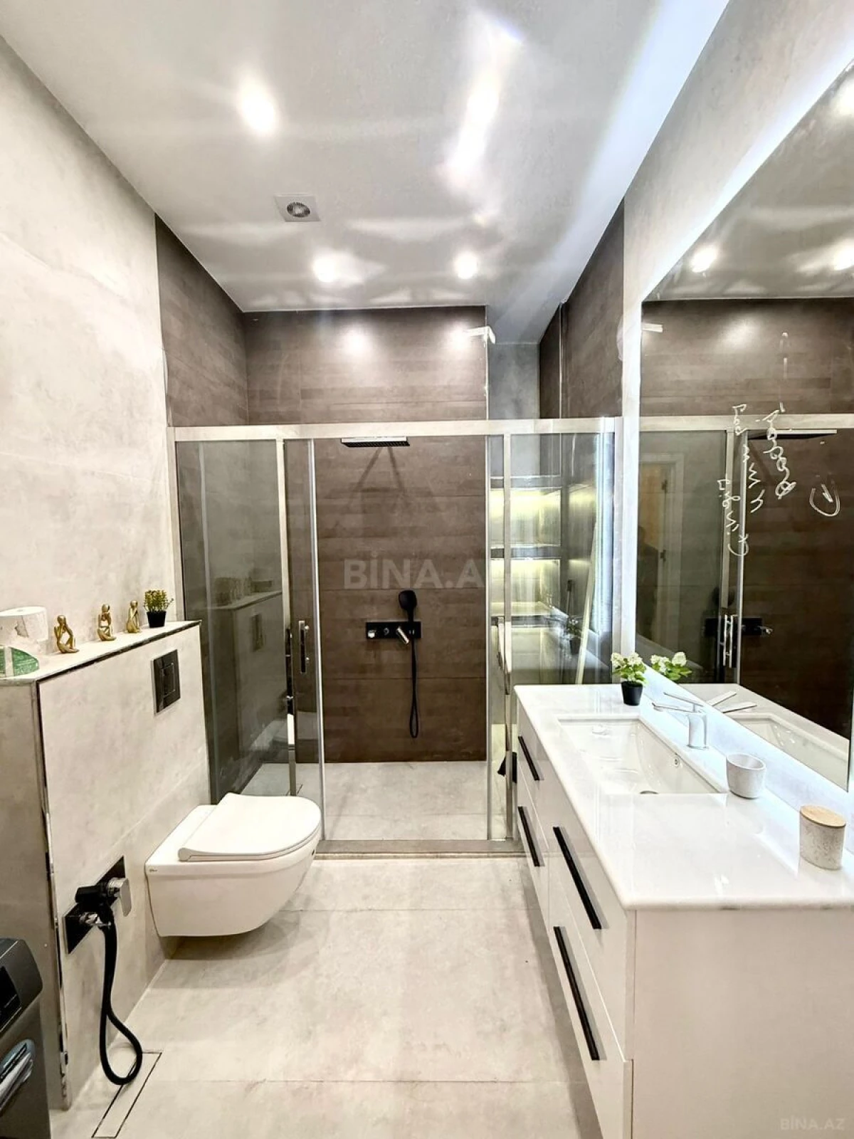 Kirayə verilir 2 otaqlı mənzil 70 m²
