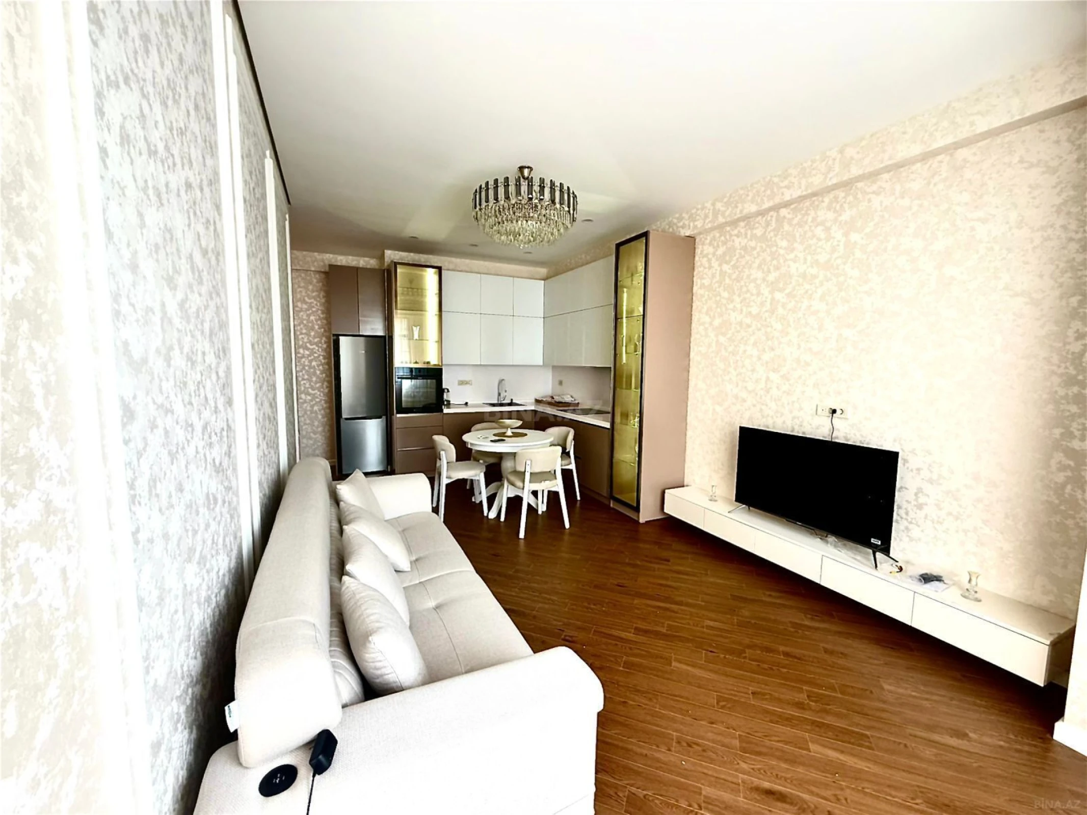 Kirayə verilir 2 otaqlı mənzil 70 m²