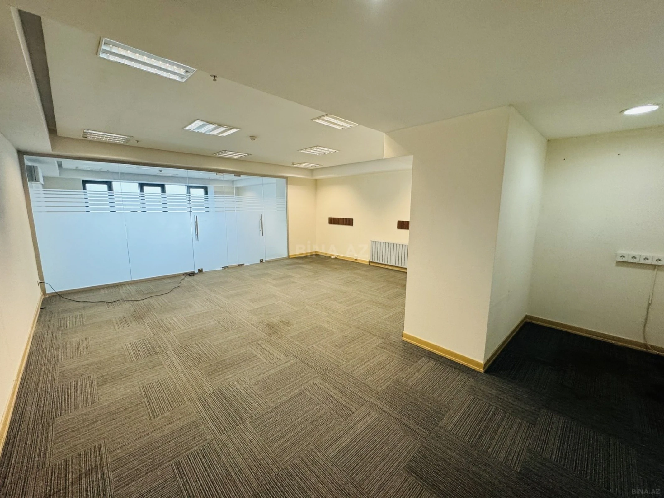 Kirayə verilir 3 otaqlı ofis 85 m²