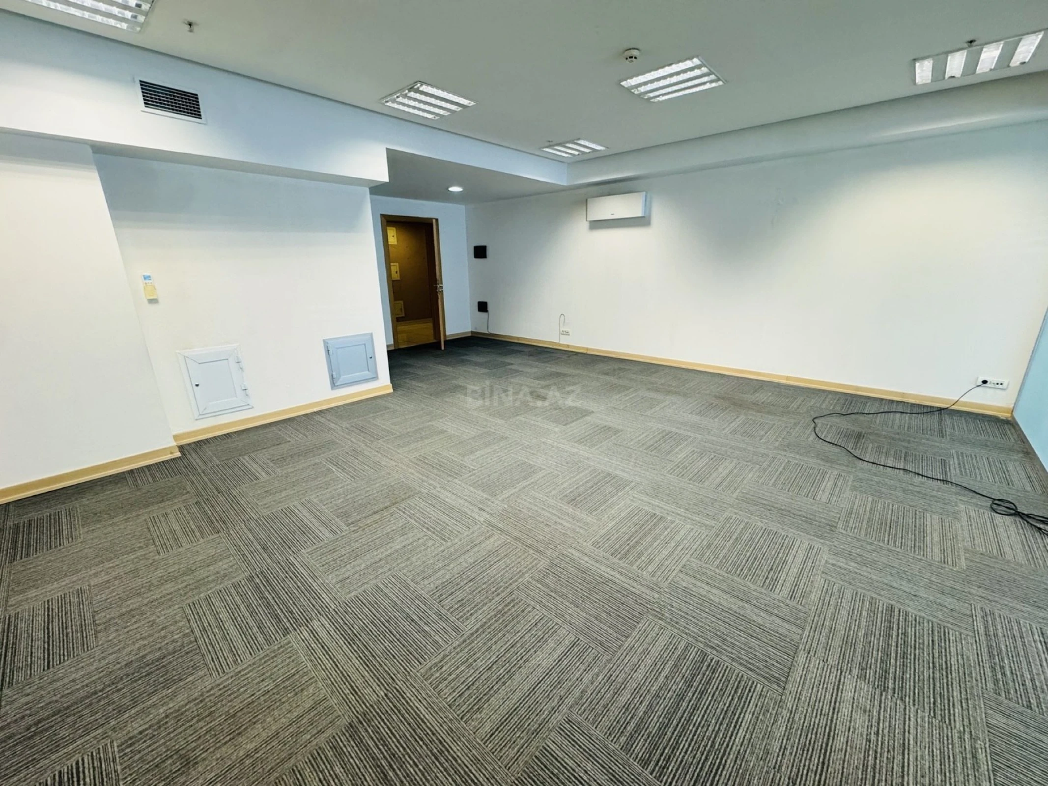 Kirayə verilir 3 otaqlı ofis 85 m²