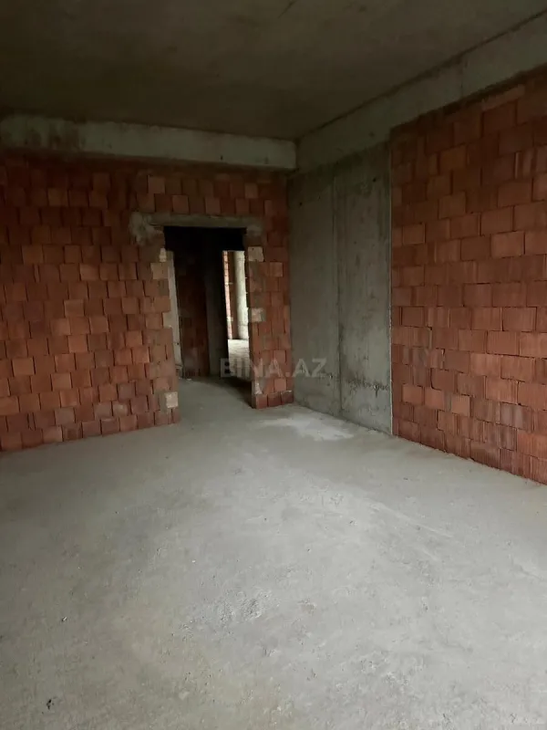 Satılır 4 otaqlı mənzil 155 m²