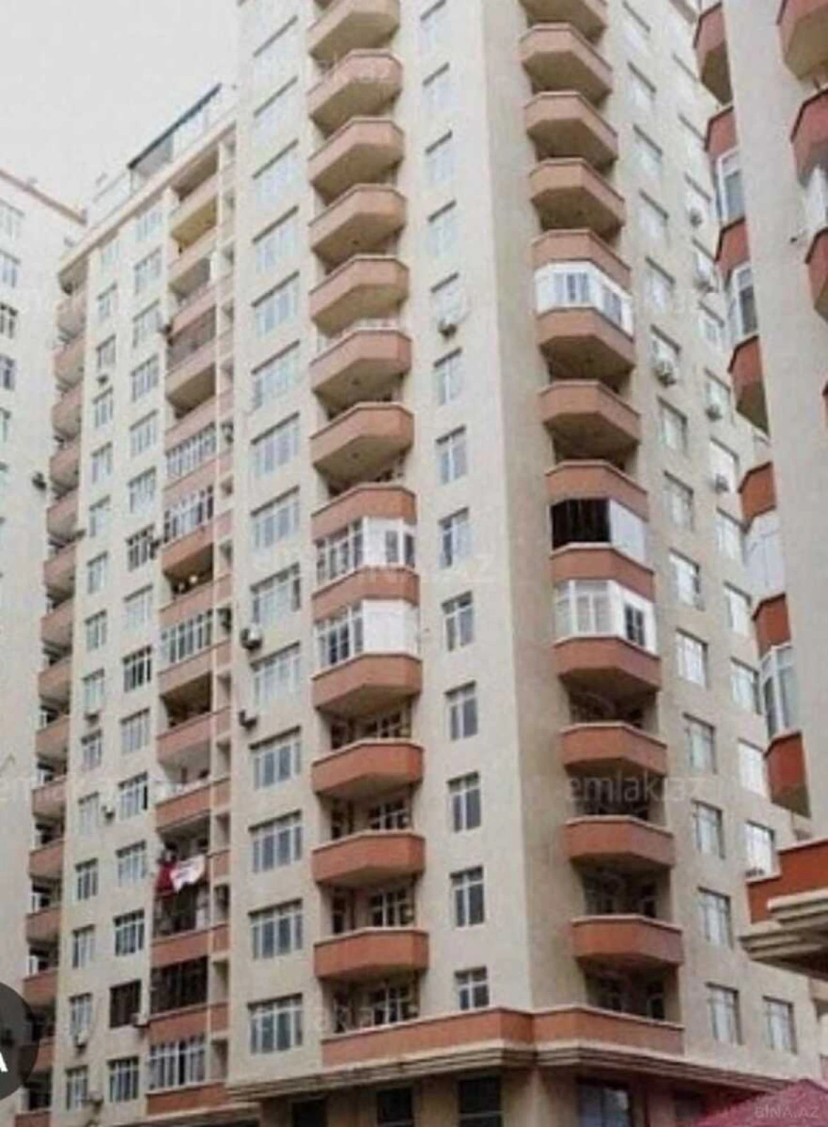 Satılır 4 otaqlı mənzil 155 m²