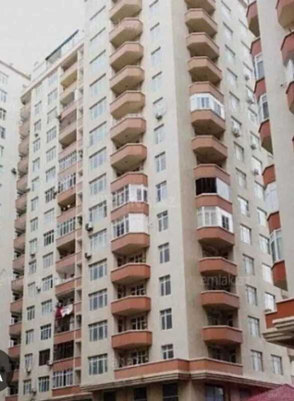 Satılır 4 otaqlı mənzil 155 m²