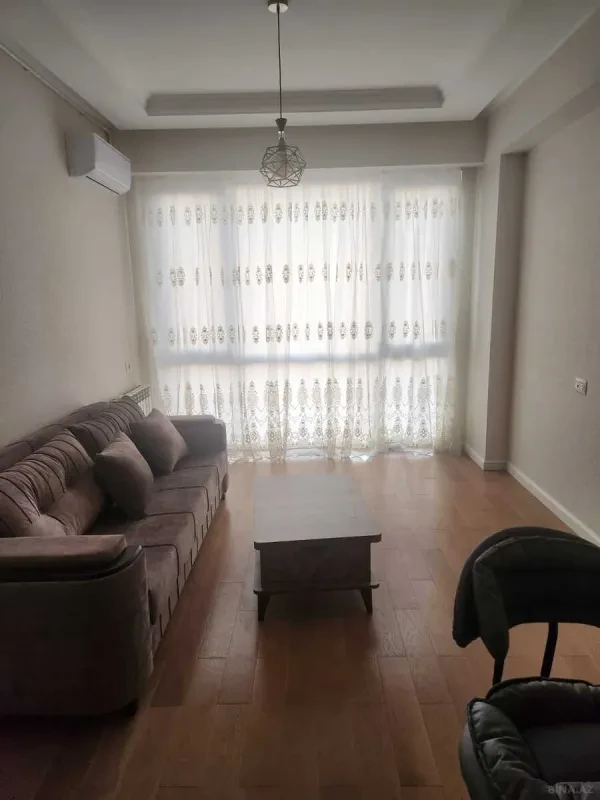 Kirayə verilir 2 otaqlı mənzil 65 m²