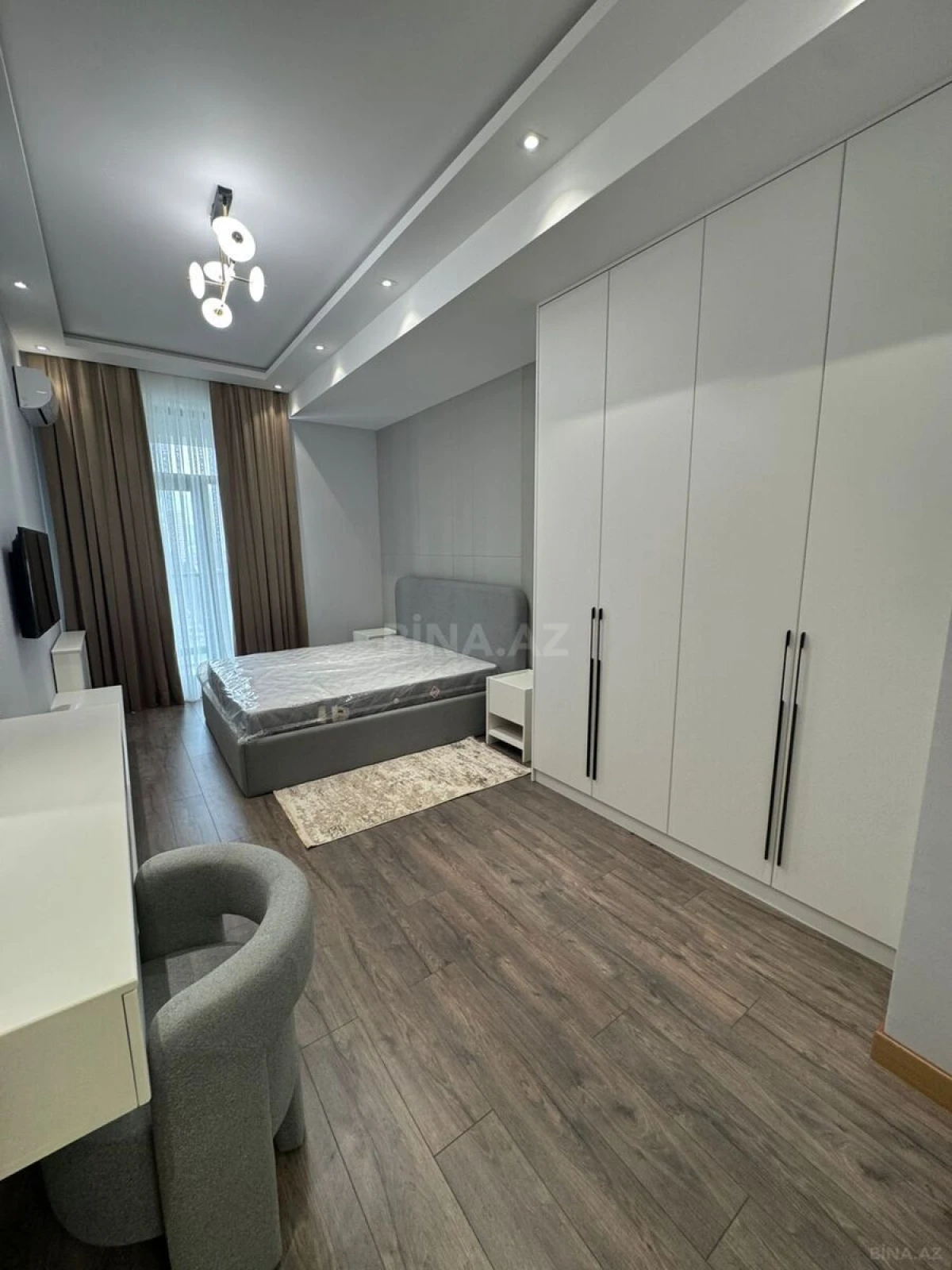 Satılır 2 otaqlı mənzil 95 m²