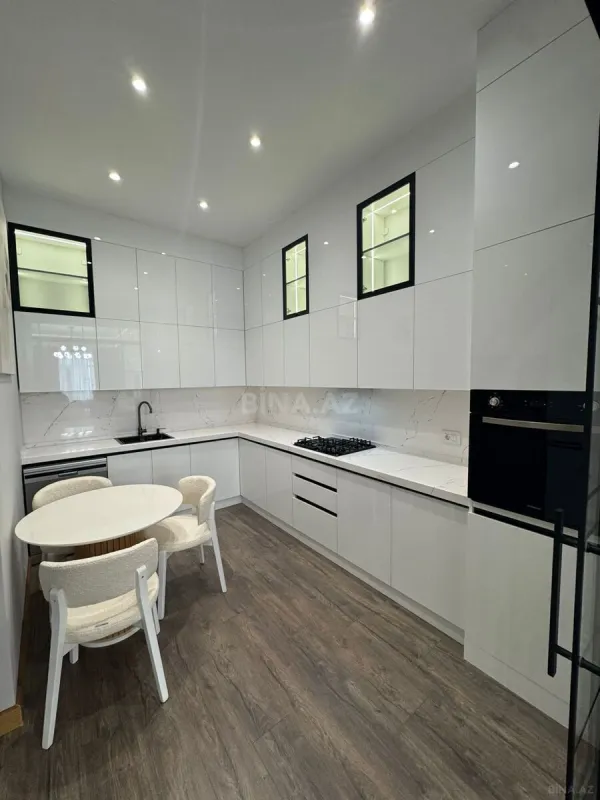 Satılır 2 otaqlı mənzil 95 m²