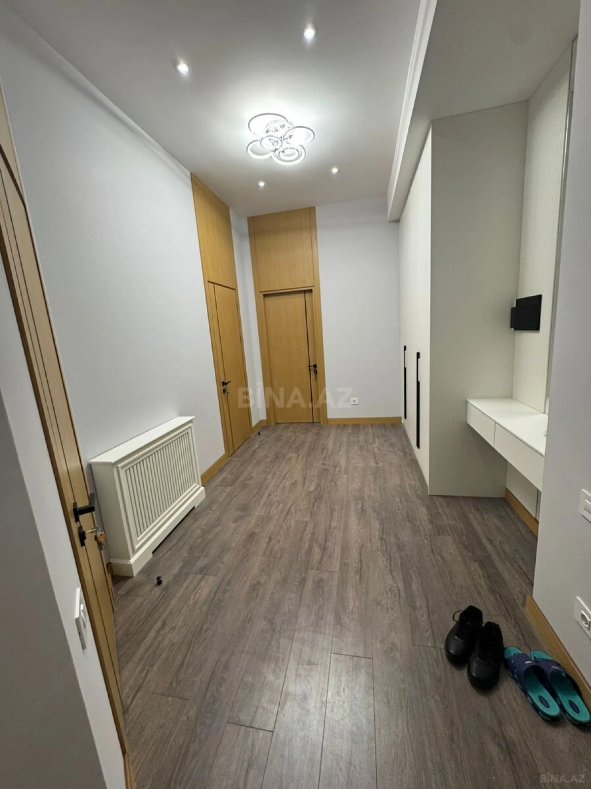 Satılır 2 otaqlı mənzil 95 m²