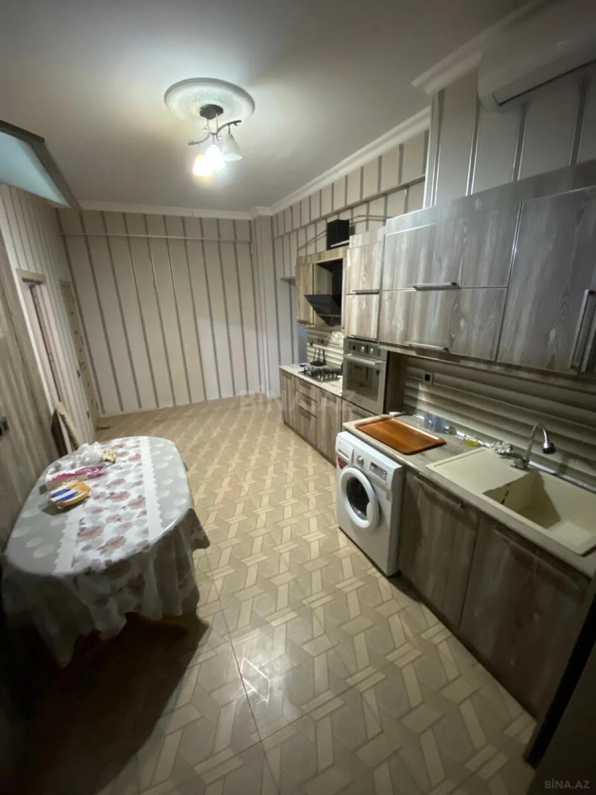 Satılır 3 otaqlı mənzil 96 m²