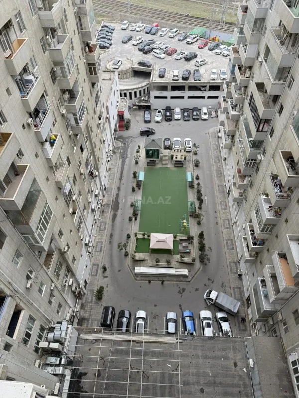 Satılır 5 otaqlı mənzil 185 m²