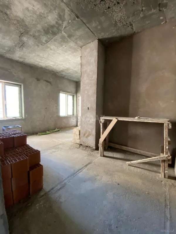 Satılır 5 otaqlı mənzil 185 m²