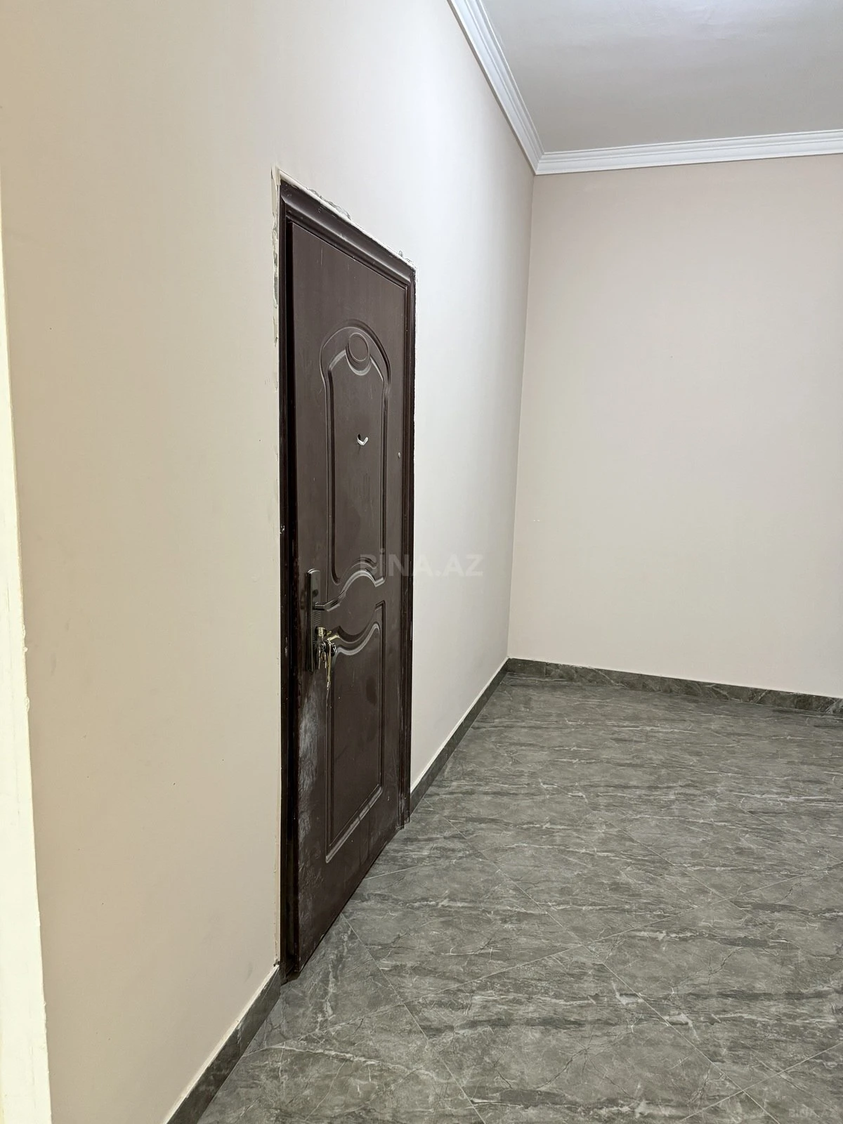 Satılır 5 otaqlı mənzil 185 m²