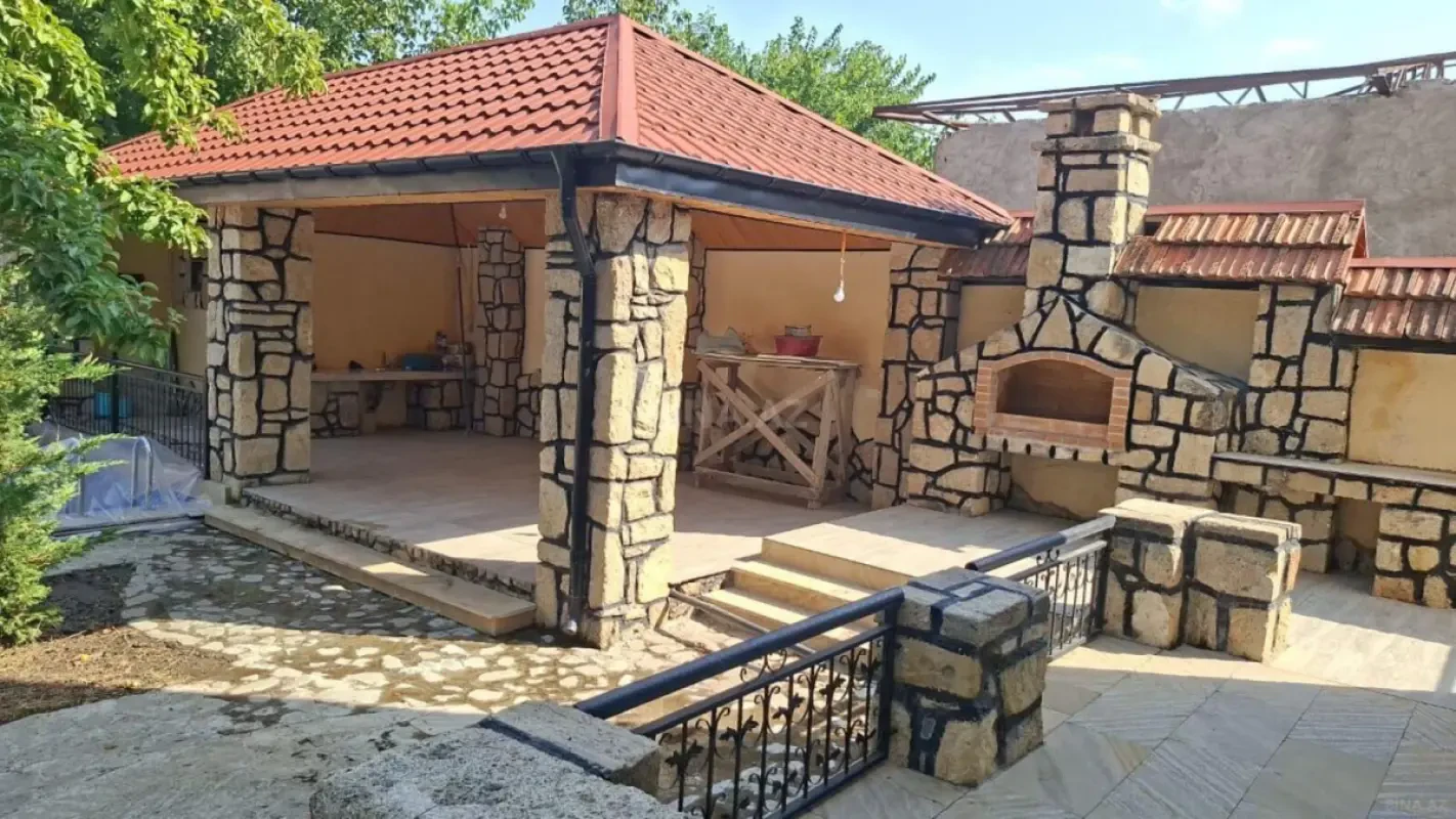 Satılır 6 otaqlı həyət evi 147 m²