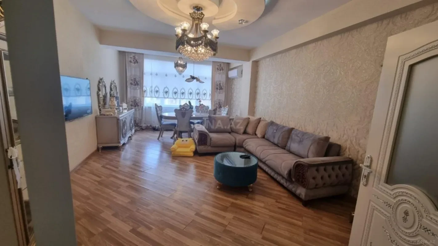 Satılır 3 otaqlı mənzil 126 m²