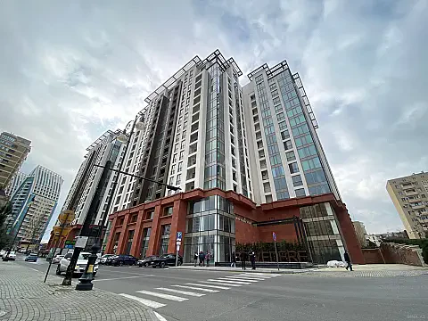 Satılır 3 otaqlı mənzil 156 m² — Bakı 3 otaq 156.00 m²