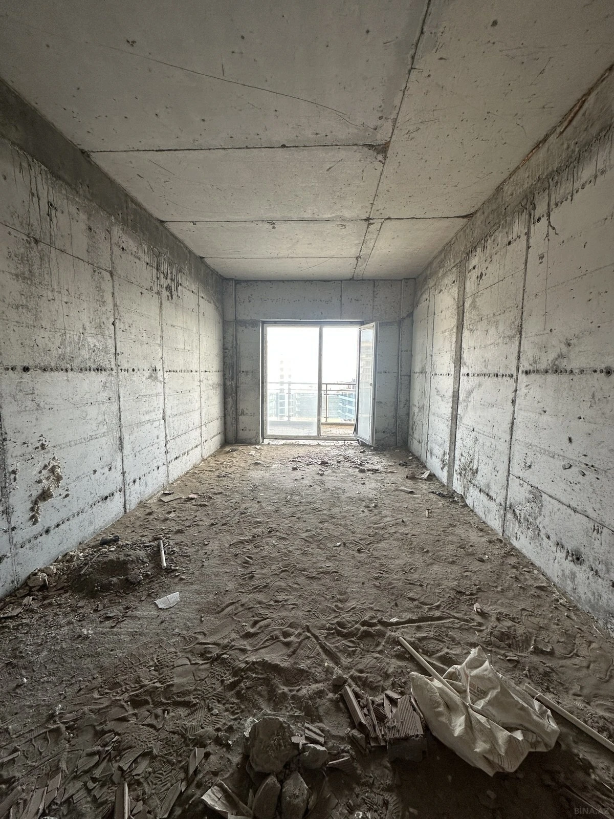 Satılır 3 otaqlı mənzil 114 m²