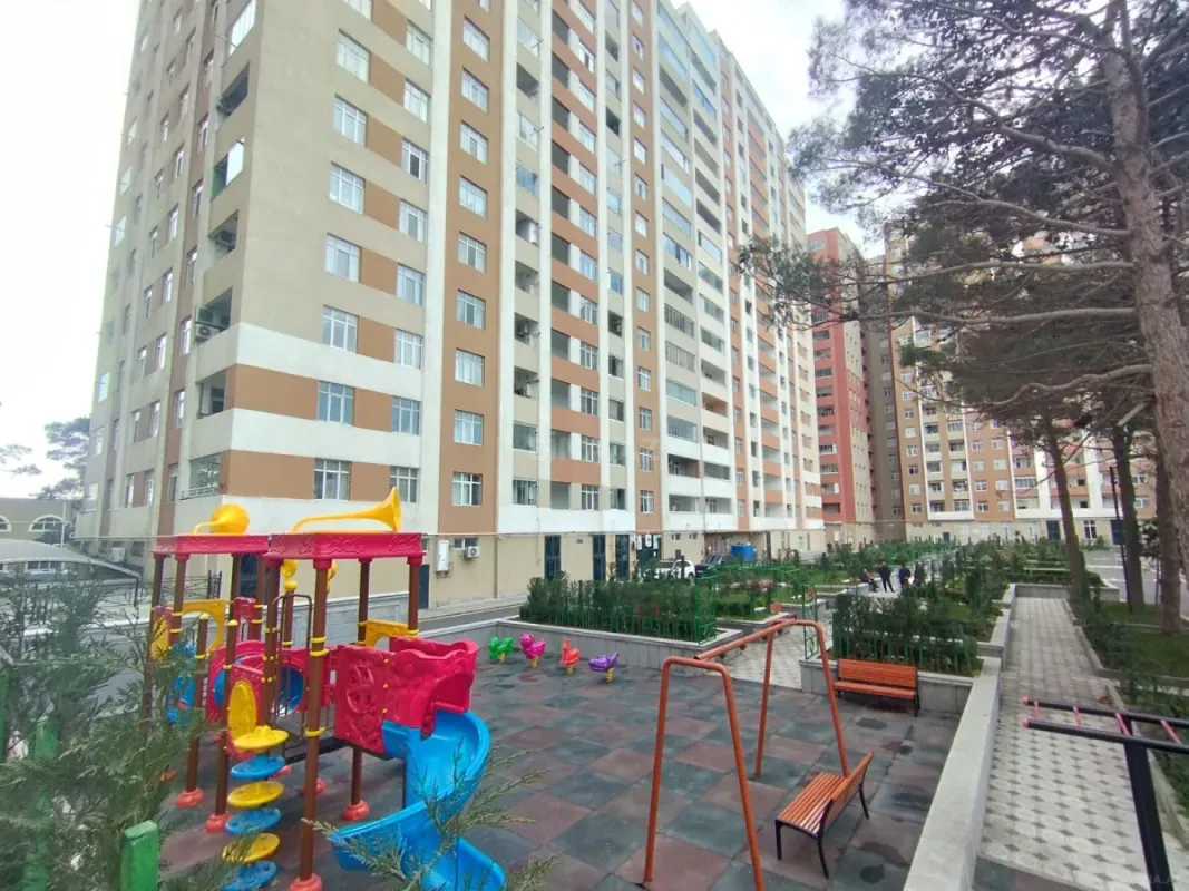 Satılır 3 otaqlı mənzil 104 m²