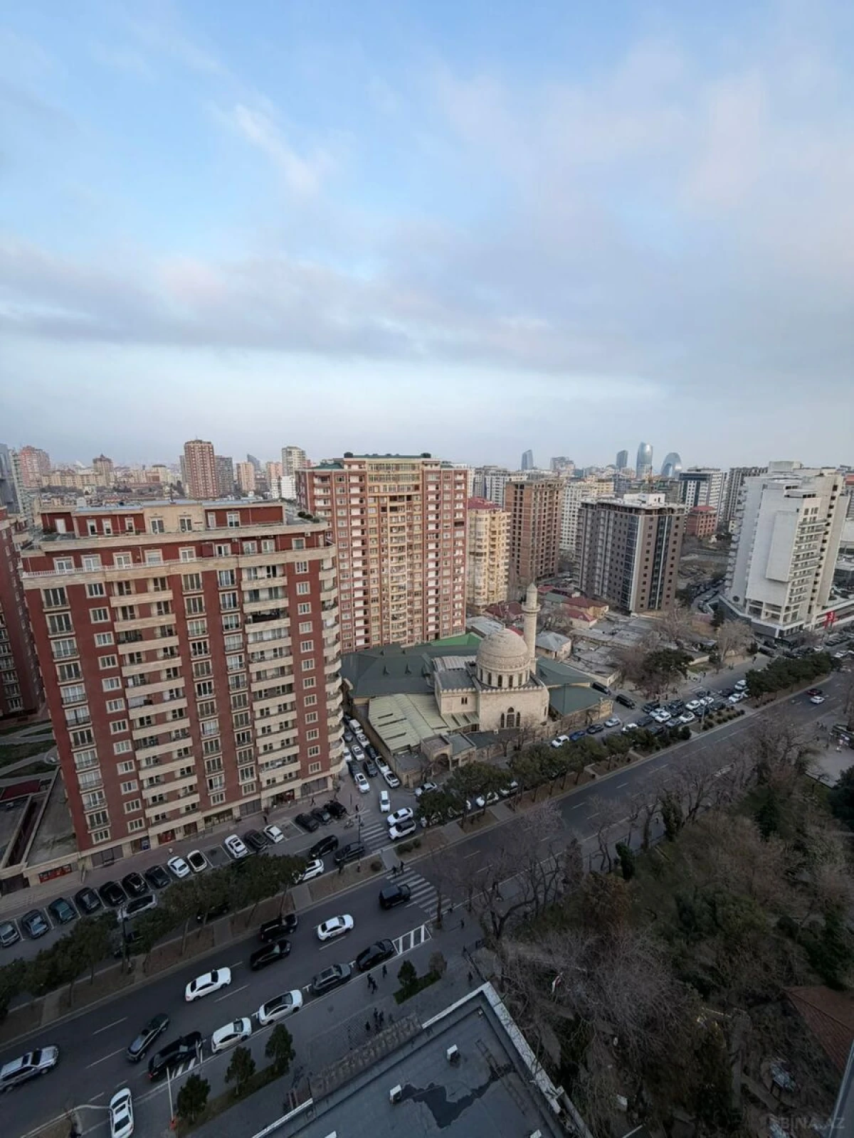 Satılır 3 otaqlı mənzil 165 m²
