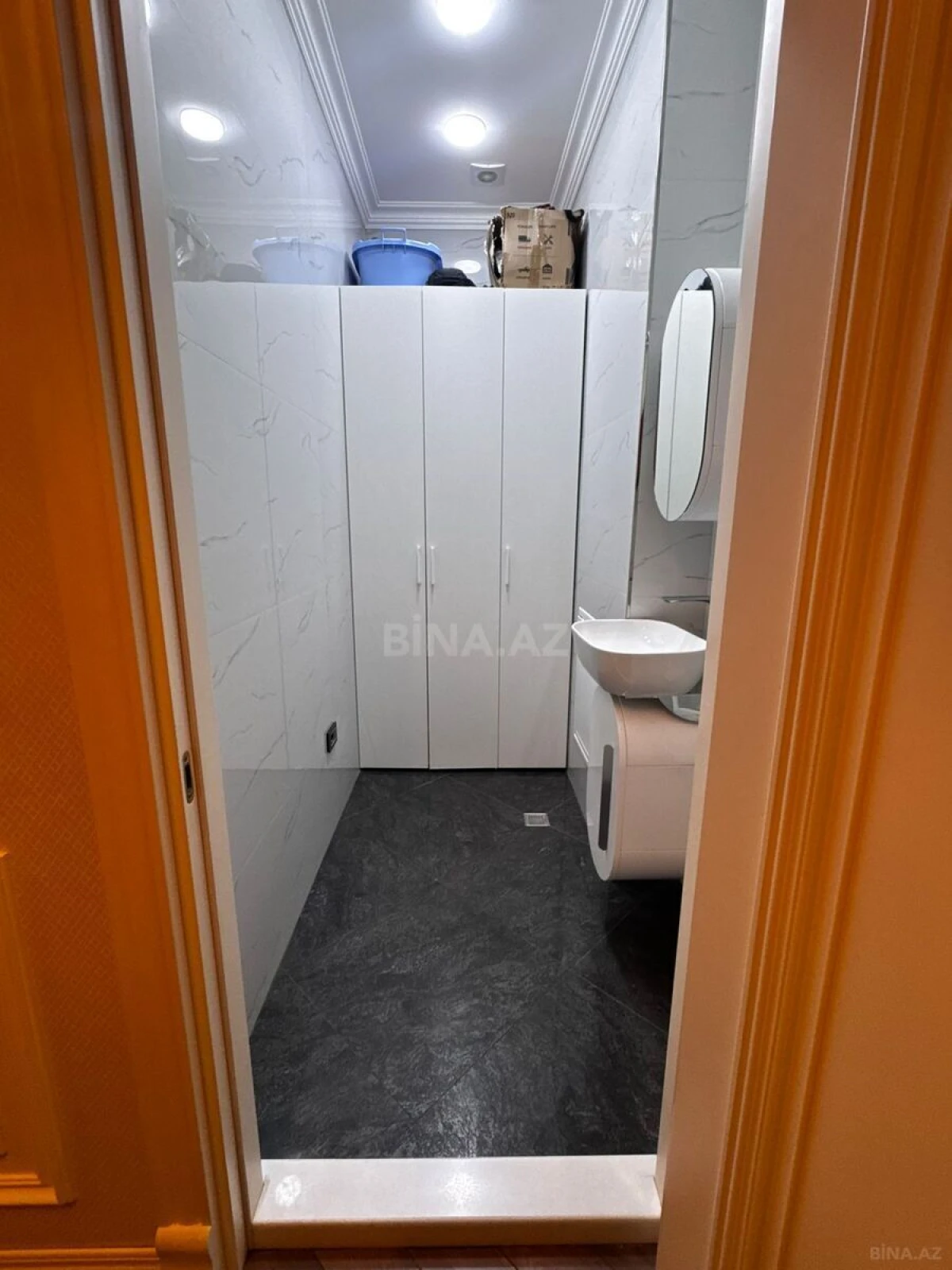 Satılır 3 otaqlı mənzil 165 m²