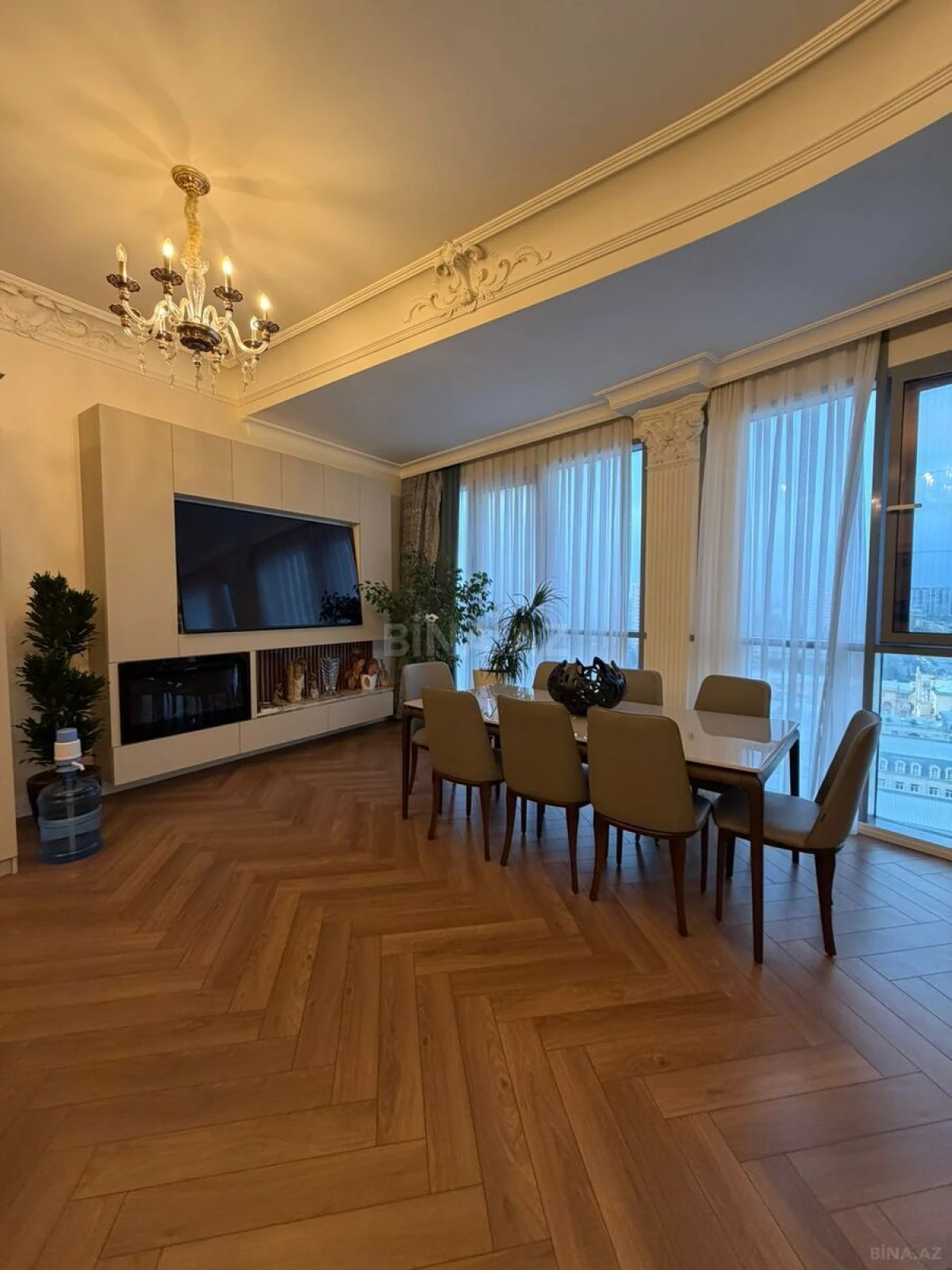 Satılır 3 otaqlı mənzil 165 m²