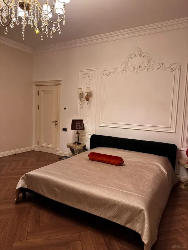 Satılır 3 otaqlı mənzil 165 m²