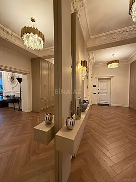 Satılır 3 otaqlı mənzil 165 m²