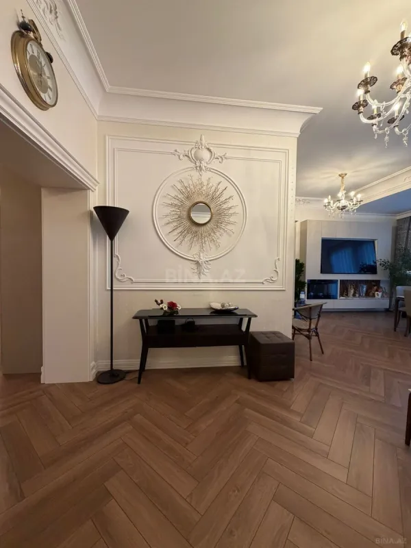 Satılır 3 otaqlı mənzil 165 m²