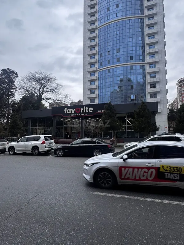 Satılır 3 otaqlı mənzil 165 m²