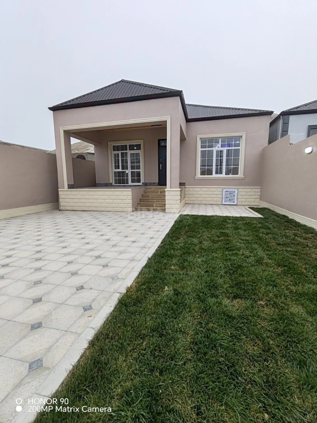 Satılır 4 otaqlı həyət evi 100 m²