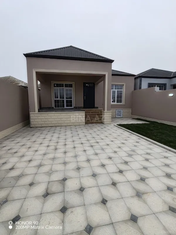 Satılır 4 otaqlı həyət evi 100 m²