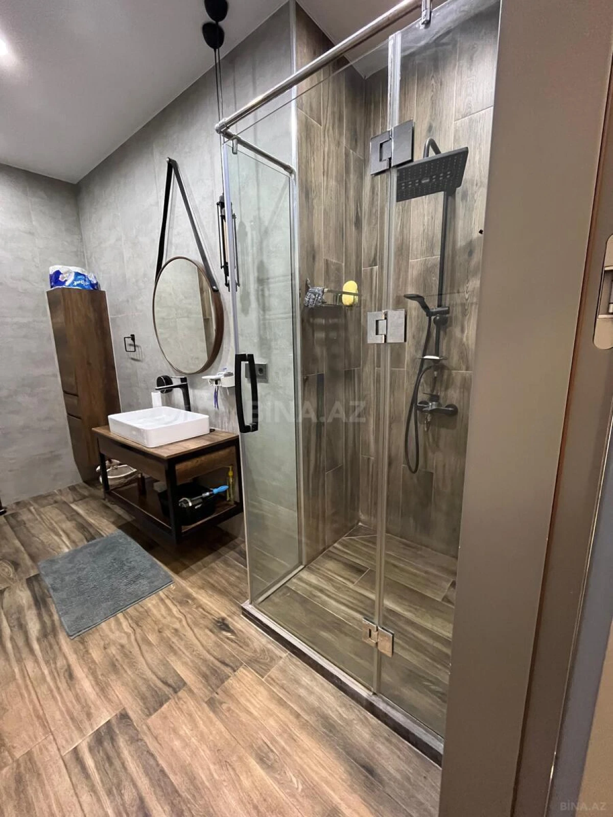 Satılır 4 otaqlı mənzil 180 m²