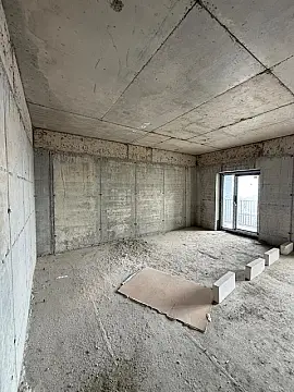 Satılır 4 otaqlı mənzil 180 m²