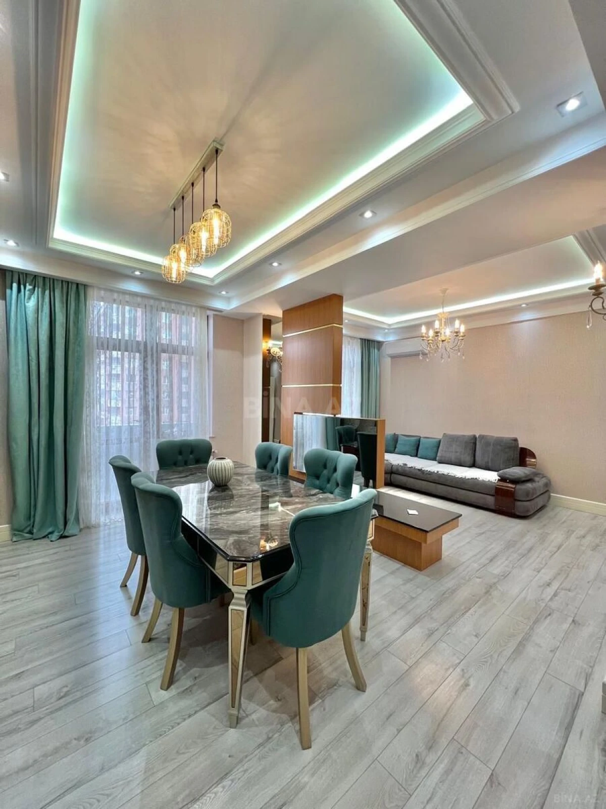 Satılır 4 otaqlı mənzil 154 m²