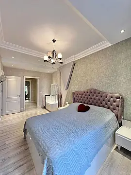 Satılır 4 otaqlı mənzil 154 m²