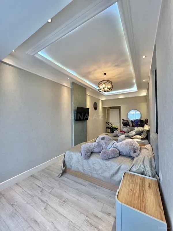 Satılır 4 otaqlı mənzil 154 m²