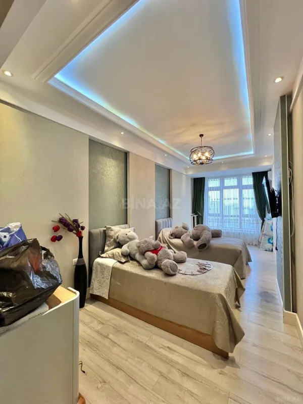 Satılır 4 otaqlı mənzil 154 m²