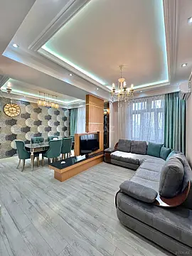 Satılır 4 otaqlı mənzil 154 m² — Bakı, İnşaatçılar 4 otaq 154.00 m²