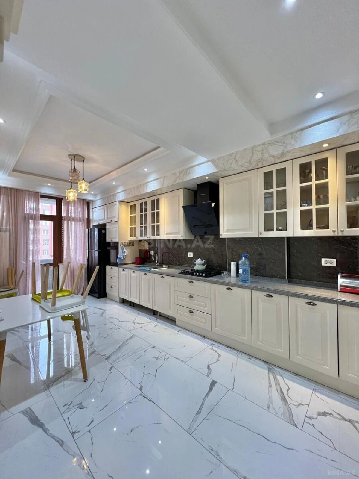 Satılır 4 otaqlı mənzil 154 m²