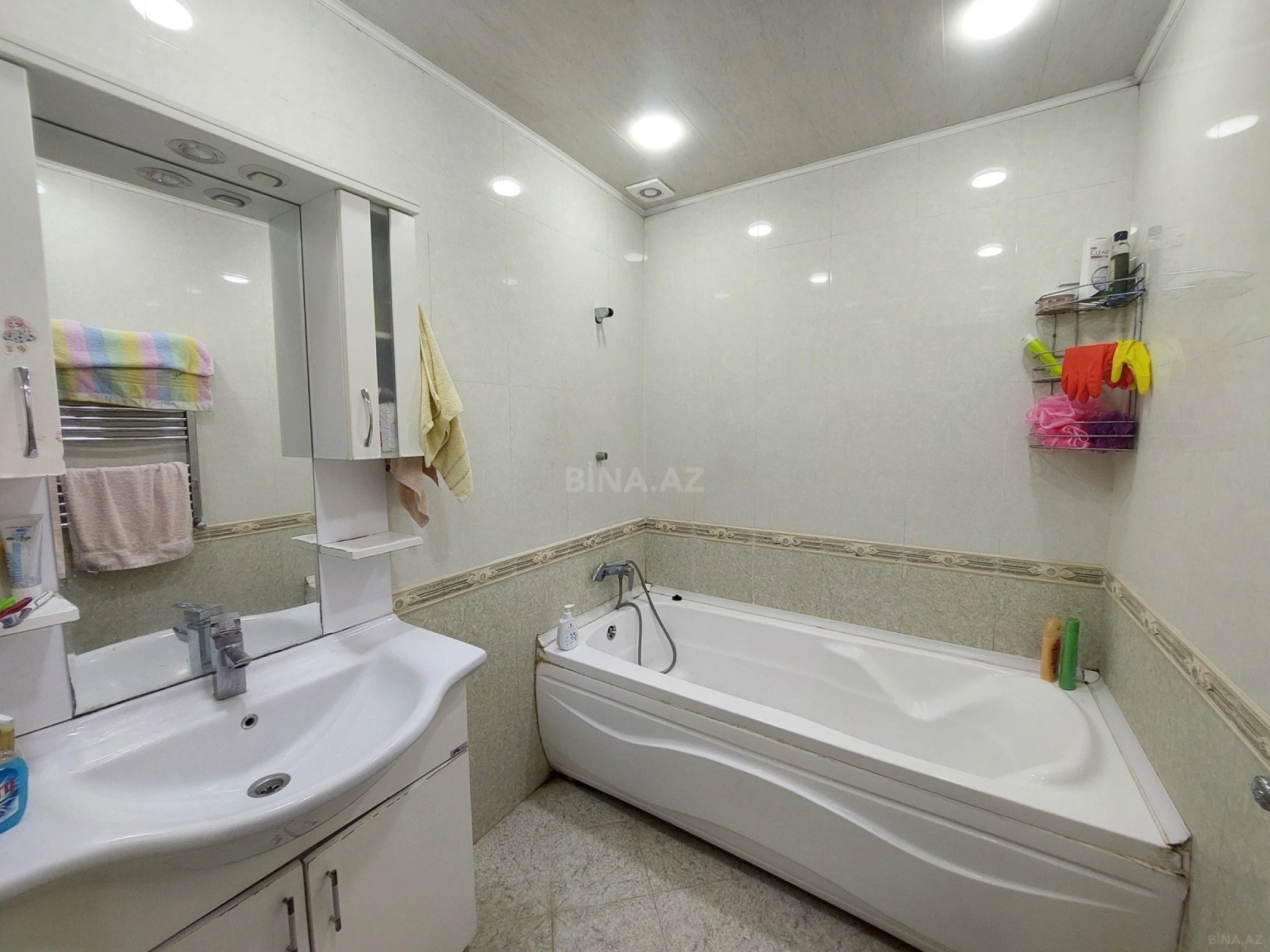 Satılır 2 otaqlı mənzil 90 m²