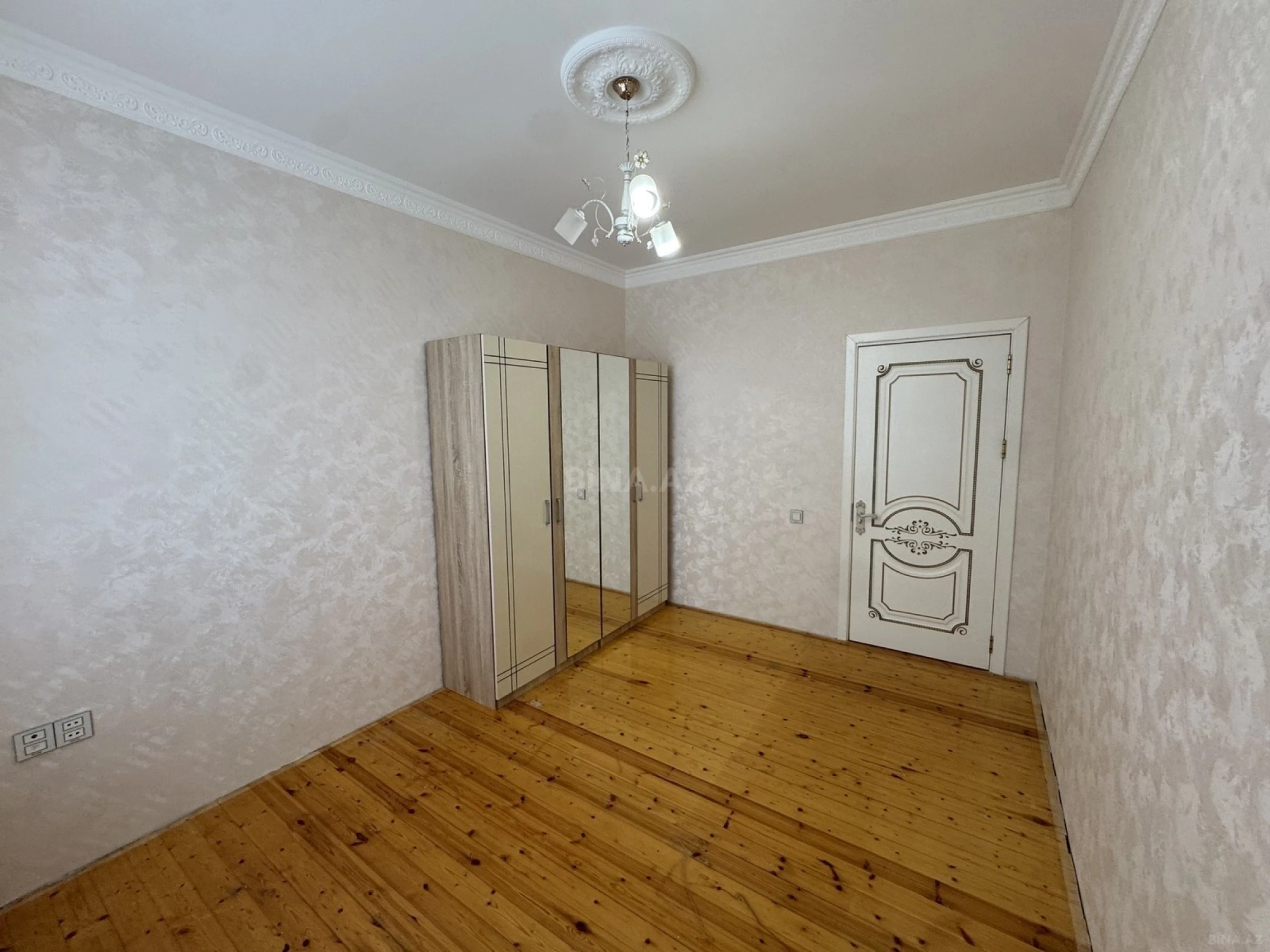 Satılır 3 otaqlı mənzil 87.8 m²