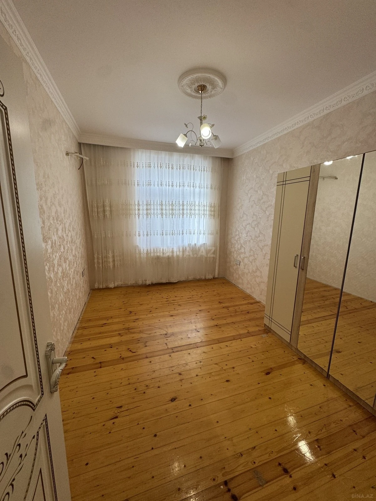 Satılır 3 otaqlı mənzil 87.8 m²
